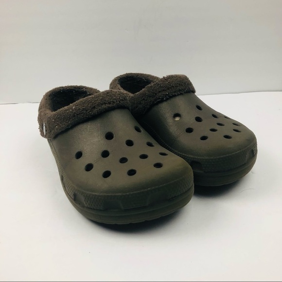 Crocs‎ boys slip on covered Clogs size 4/6 - Picture 1 of 12